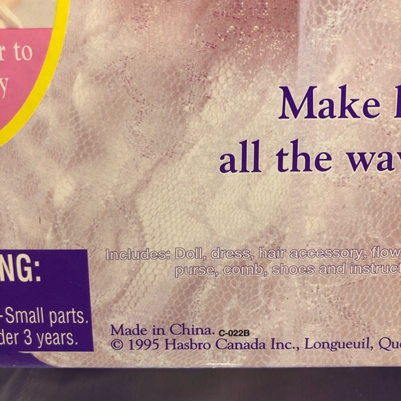 Vintage Bride Surprise Doll in Original Box 1995 Hasbro hair growing 17” - Picture 9 of 13